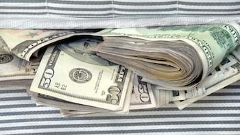 El Gobierno reglamentó la Inocencia Fiscal y apuesta a que los argentinos saquen los “dólares del colchón”: todos los detalles