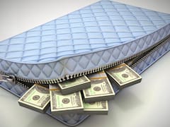 Dólares del colchón: los errores que te dejan sin los beneficios y fuera del régimen simplificado