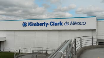 Kimberly Clark supera expectativas al cierre de 2025: sube rentabilidad y cierra con 9,700 millones en caja