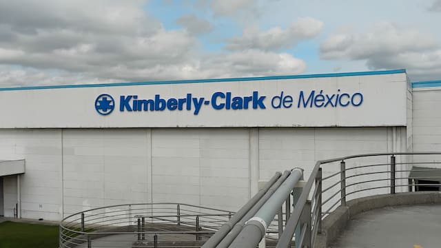 Kimberly Clark supera expectativas al cierre de 2025: sube rentabilidad y cierra con 9,700 millones en caja