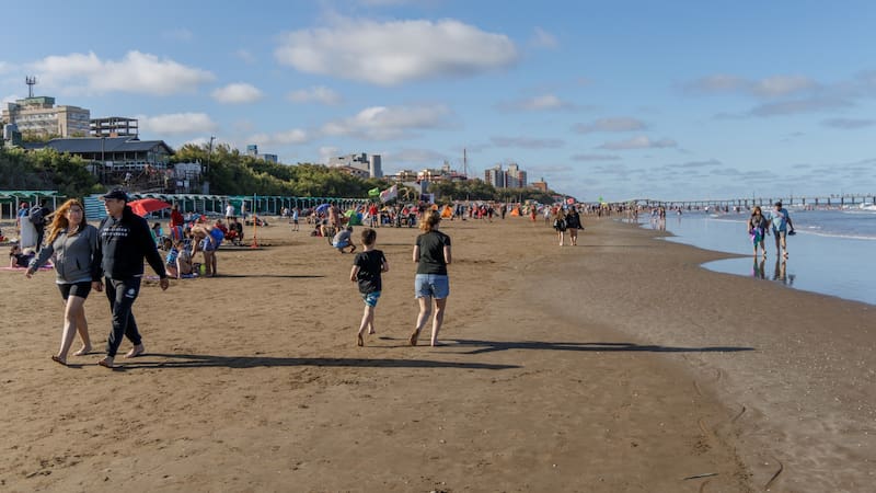 La medida busca cuidar las playas y el medio ambiente.