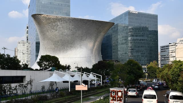 El imperio de Carlos Slim acelera: América Móvil reporta ingresos consolidados de casi 1 billón de pesos