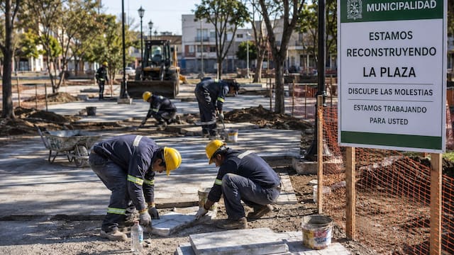 Tras años parada, el Gobierno reconstruye la plaza más peligrosa del municipio