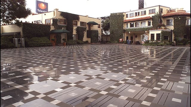 BlackRock y J.P. Morgan elevan posiciones y disparan a Televisa en la BMV