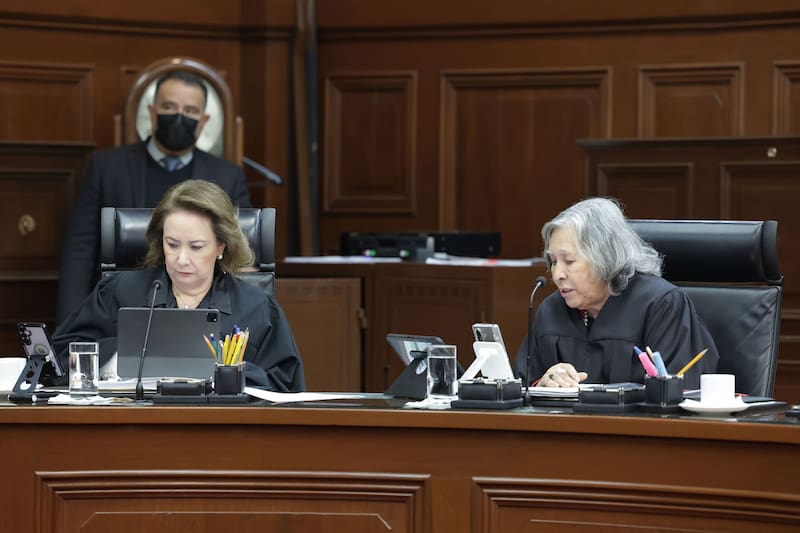 Yasmín Esquivel Mossa y María Estela Ríos González