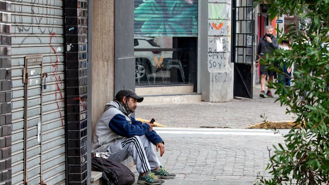 Bajó la pobreza pero la indigencia y la pobreza infantil persisten