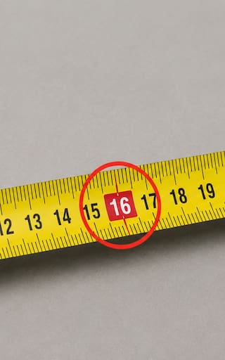 Pocos lo saben: qué significan y para qué sirven los números rojos de la cinta métrica