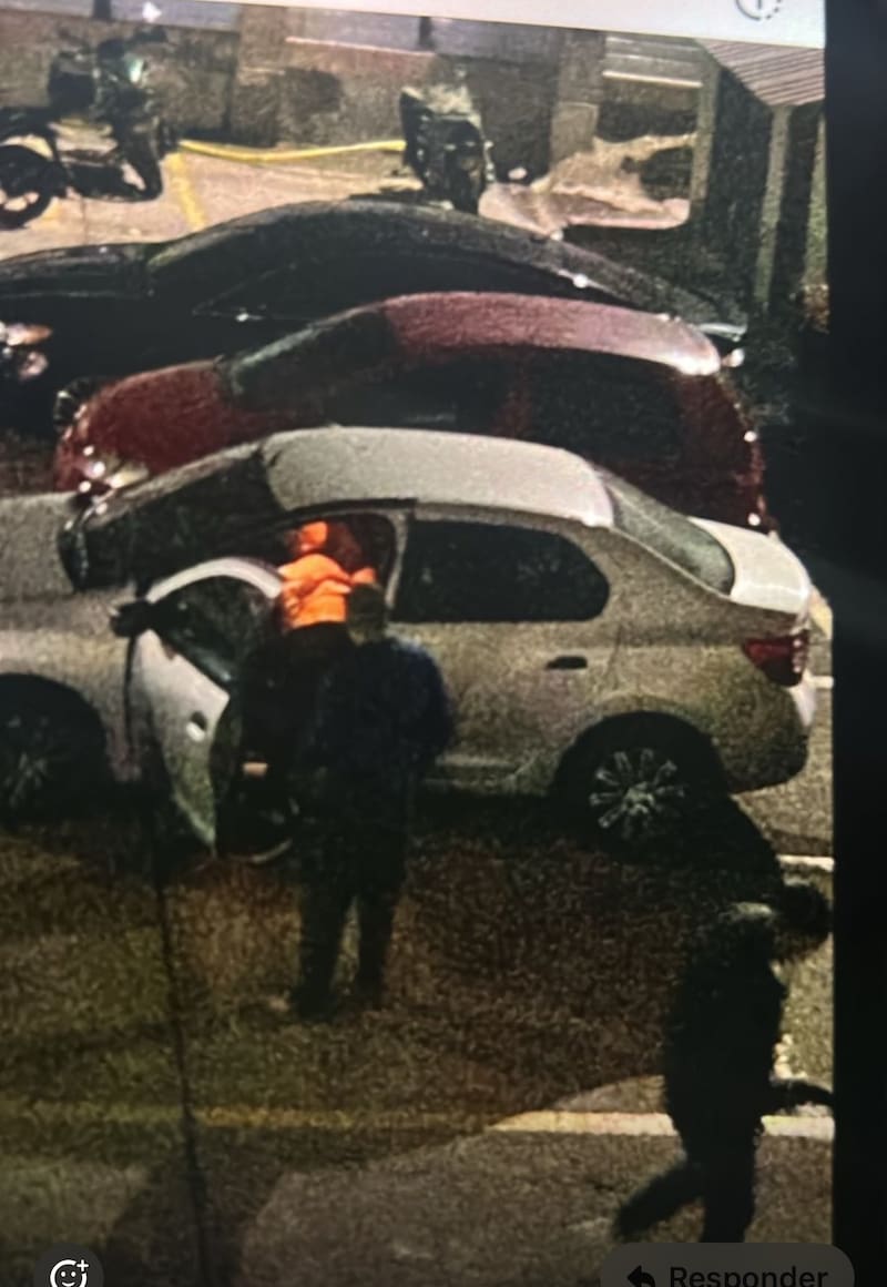 Las autoridades encontraron a dos oficiales muertos en el Cantón Norte.