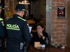 Ya es oficial | La Policía controlará las calles y multará a quienes fumen en estos lugares