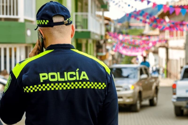 Una banda de cinco delincuentes asaltó una joyería, abrió fuego y saqueó $30 millones en joyas. (Imagen: Archivo).