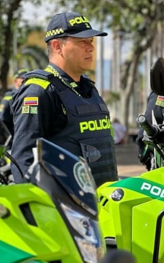 Más de 30 motocicletas 0 km, 72 cascos abatibles y 36 kits de herramientas: así se refuerza la seguridad en Kennedy