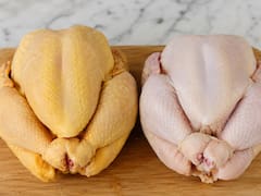 Pollo con piel amarilla o piel blanca: cuál es la diferencia y cuál recomiendan comprar