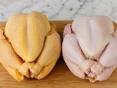 Pollo con piel amarilla o piel blanca: cuál es la diferencia y cuál recomiendan comprar