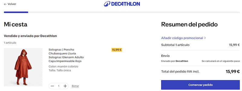 Decathlon lanza un poncho impermeable práctico de usar y guardar.