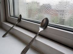Poner una cuchara en la ventana: para qué sirve y por qué los expertos lo recomiendan