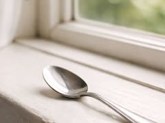 Colocar una cuchara en la ventana: para qué funciona y por qué lo recomiendan los expertos