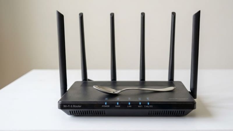 Poner una cucharita de té en el módem de Wi Fi: para qué sirve y por qué lo recomiendan
Fuente: IA