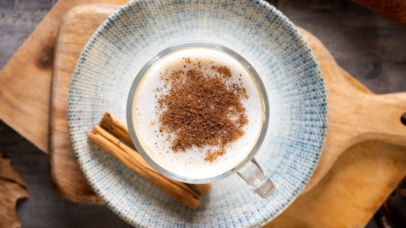 Ponerle canela al café, por qué lo hacen miles de personas y qué ventajas tiene
Fuente: Shutterstock