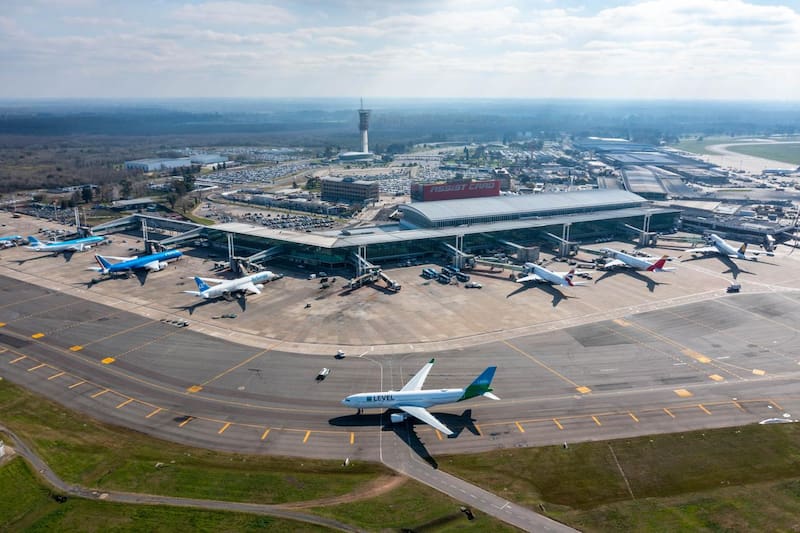 Por las obras en Ezeiza, las aerolíneas cancelan y reprograman vuelos en octubre