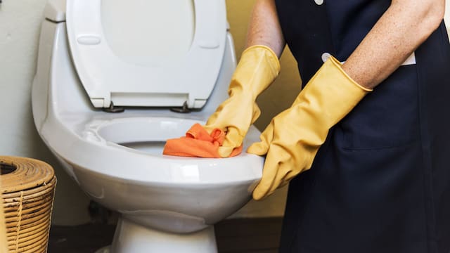 Oficial | España avanza para prohibir tirar toallitas al inodoro y sancionará a fabricantes