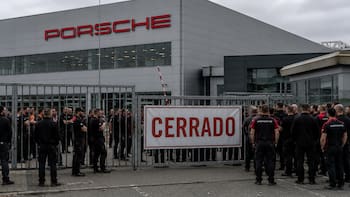 Porsche cierra tres filiales y despide a 500 personas: la responsabilidad es de los chinos, según expertos