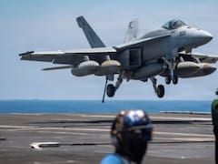 El presidente Yamandú Orsi visitó el portaaviones estadounidense USS Nimitz en aguas internacionales