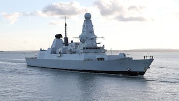 La marina de una potencia europea marca sus limites: avanza con la compra de nuevos submarinos y buques de guerra de última tecnología
