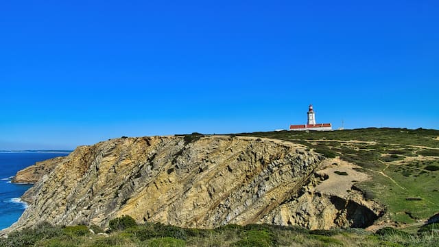 Buscan voluntarios para vivir cerca de Lisboa: ofrecen alojamiento a cambio de ayudar en una finca junto al océano