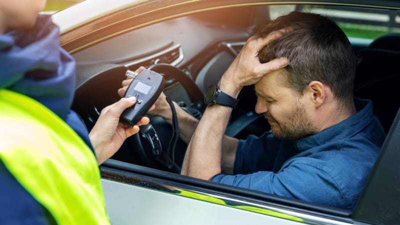 Suspensión o cancelación de la licencia de conducir (hasta por tres años en Edomex).