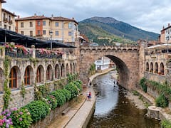 El pueblo medieval de Cantabria que “parece sacado de un cuento”: tiene 1500 habitantes y está entre los más bonitos de España