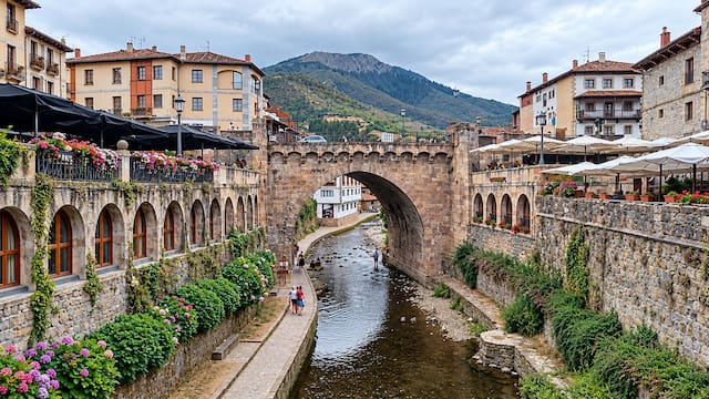 El pueblo medieval de Cantabria que “parece sacado de un cuento”: tiene 1500 habitantes y está entre los más bonitos de España