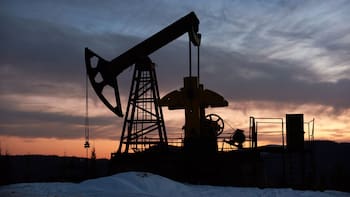 El precio del petróleo sube por tercer día consecutivo tras el cierre del estrecho de Ormuz