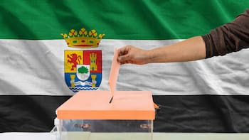 PP y Vox avanzan en Extremadura, pero enfrían un acuerdo inmediato antes de Semana Santa