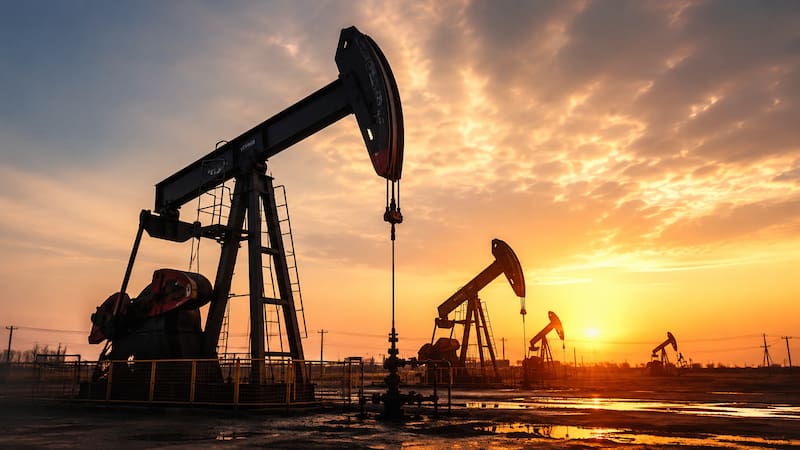 Ante la limitación en el suministro de crudo, los operadores de refinerías ajustaron sus procesos para maximizar la producción del producto que ofrece los mayores márgenes en cada momento.