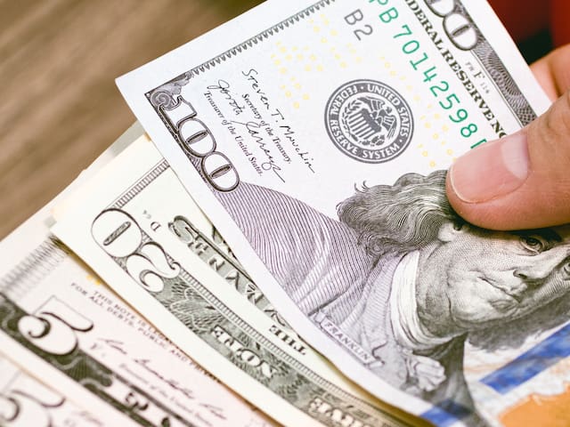 Baja el dólar: este es el nuevo precio que ahora anticipan en cuevas virtuales