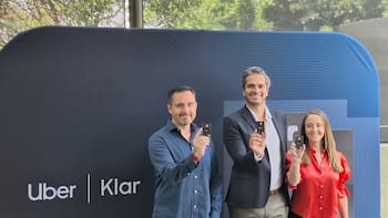 Uber y Klar desafían a la banca tradicional en México con tarjeta que compite con otras de apps de delivery