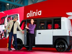 ¿Se le hará? Sheinbaum estrena coche eléctrico que promete ‘aguantar inundaciones’, pero se entregará hasta 2027