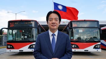 Taiwán envía buses eléctricos para poner a este país latino en el camino hacia un transporte público moderno