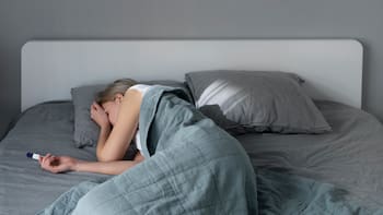 La ‘Hora del Lobo’: la explicación científica de por qué te despiertas con ansiedad a las 3 a.m.