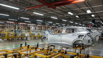 Stellantis frena El Palomar y ajusta Córdoba: qué pasa con sus fábricas argentinas