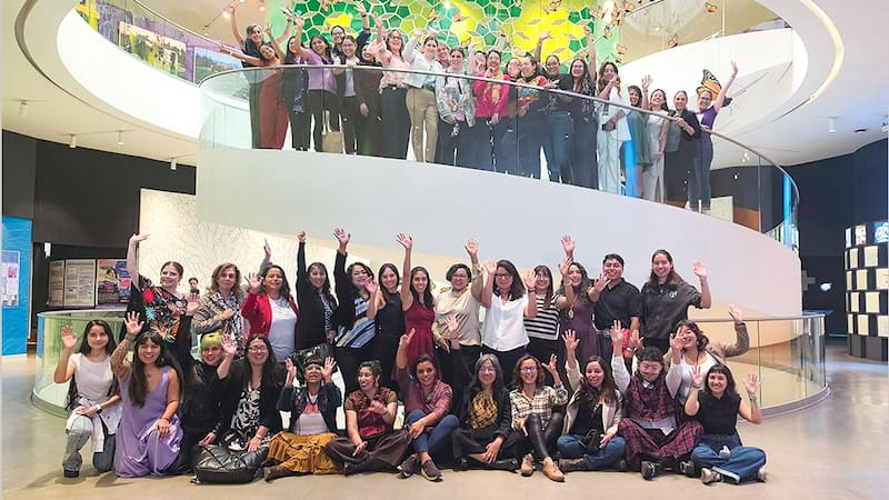 UMAN también tiene el programa que busca fortalecer el desarrollo de las mujeres en la ciencia, a través de redes de colaboración feminista intergeneracionales.