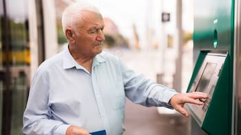 Alerta pensionados IMSS | Suspenderán tu pago en abril si tienes alguno de estos problemas en tu expediente