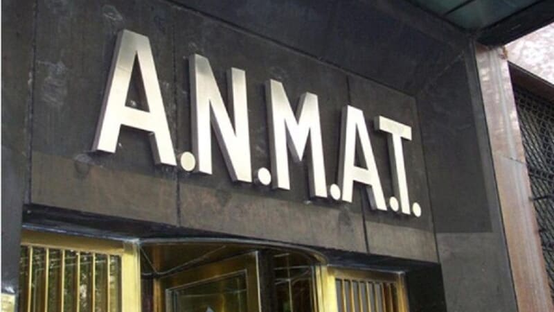 Prohíben en todo el país un alcohol sanitizante y exigen su retiro inmediato de todos los comercios: qué detectaron