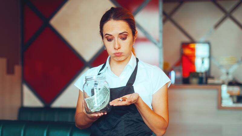 Camarera con propina