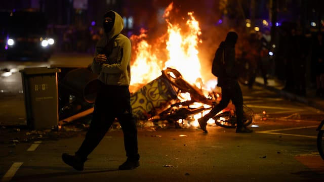 Disturbios en Barcelona: hay 128 detenidos, 15 policías heridos y los daños urbanos ascienden a 36.000 euros