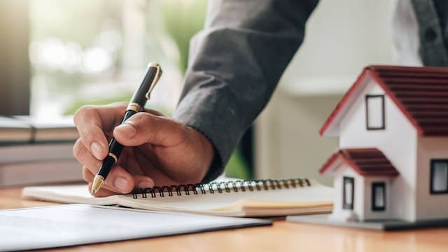 ¿Conviene sacar un crédito UVA? Las cinco claves para acceder a la casa propia, según un especialista