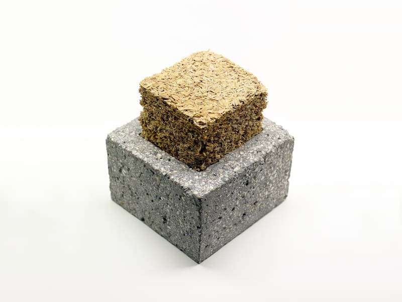 Un material de construcción sostenibles hecho con ceniza de cáscara de arroz como un sustituto óptimo para el cemento.