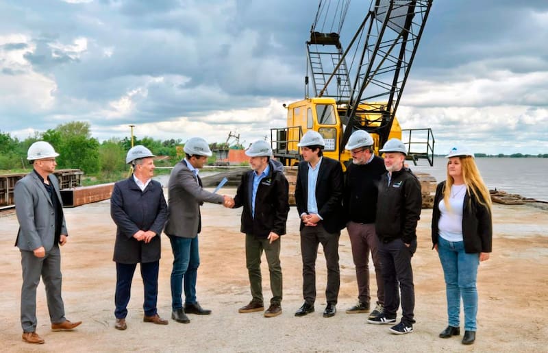 Una comitiva liderada por el gobernador Rogelio Frigerio recorrió las obras que se llevan a cabo en Puerto Ibicuy.