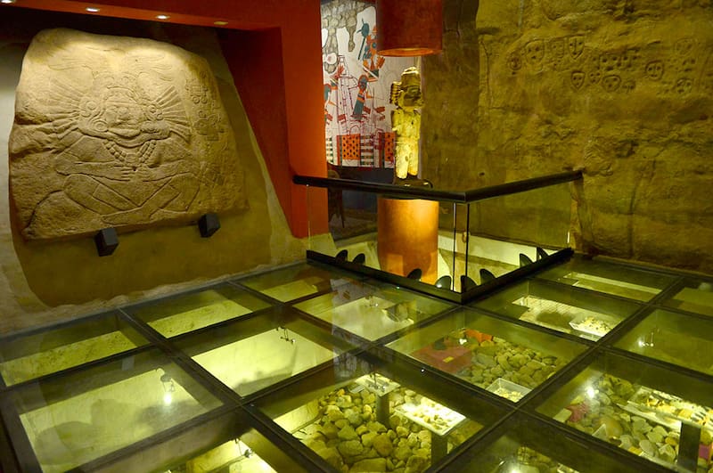"En un hermoso valle de abundante vegetación, al pie de las montañas se ubica Malinalco, Pueblo Mágico ancestral de calles empedradas y casas multicolores", SECTIUR.