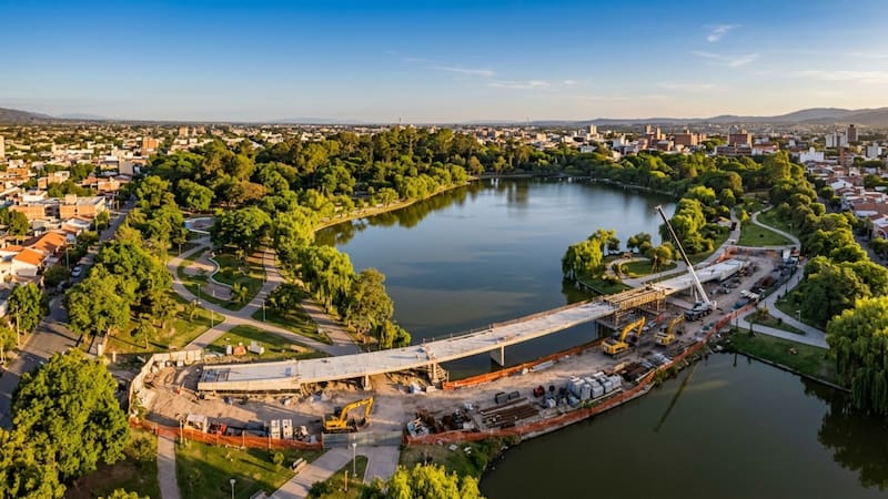 Tras años de abandono, construirán un nuevo puente de 70 metros en uno de los espacios más emblemáticos de la provincia: fomentará el turismo con una espectacular vista al lago.